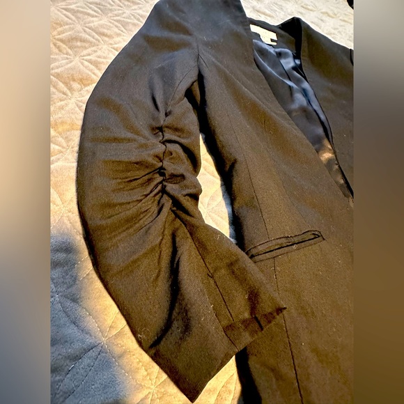 Black Blazer H&M - Picture 5 of 6